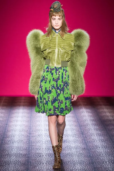 Look 7